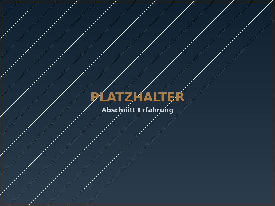 Schreibtisch mit Notizbuch, Stift und Kaffeetasse